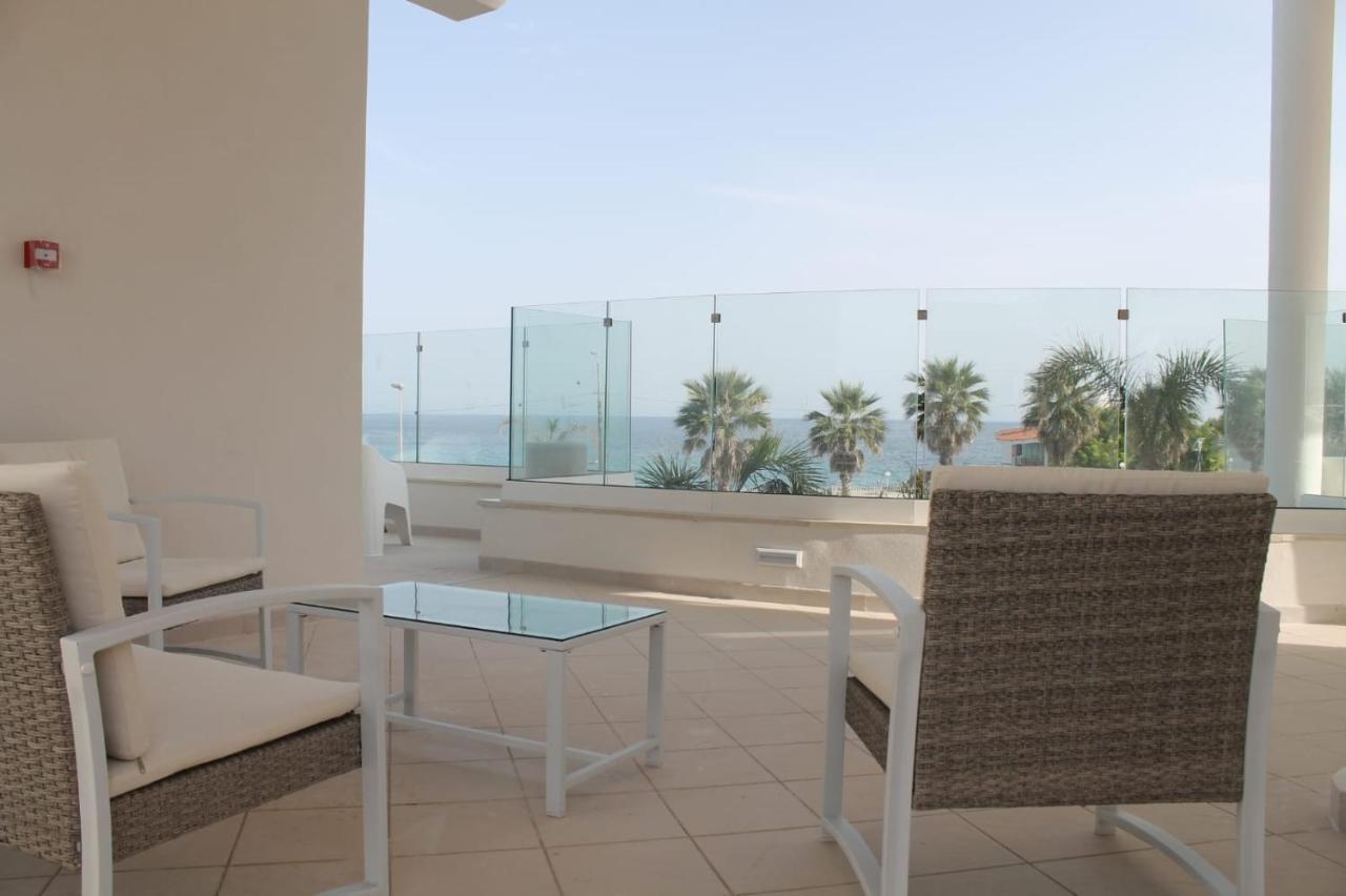 Jonium Hotel - Amazing Sea View And Swimming Pool بولسانو المظهر الخارجي الصورة