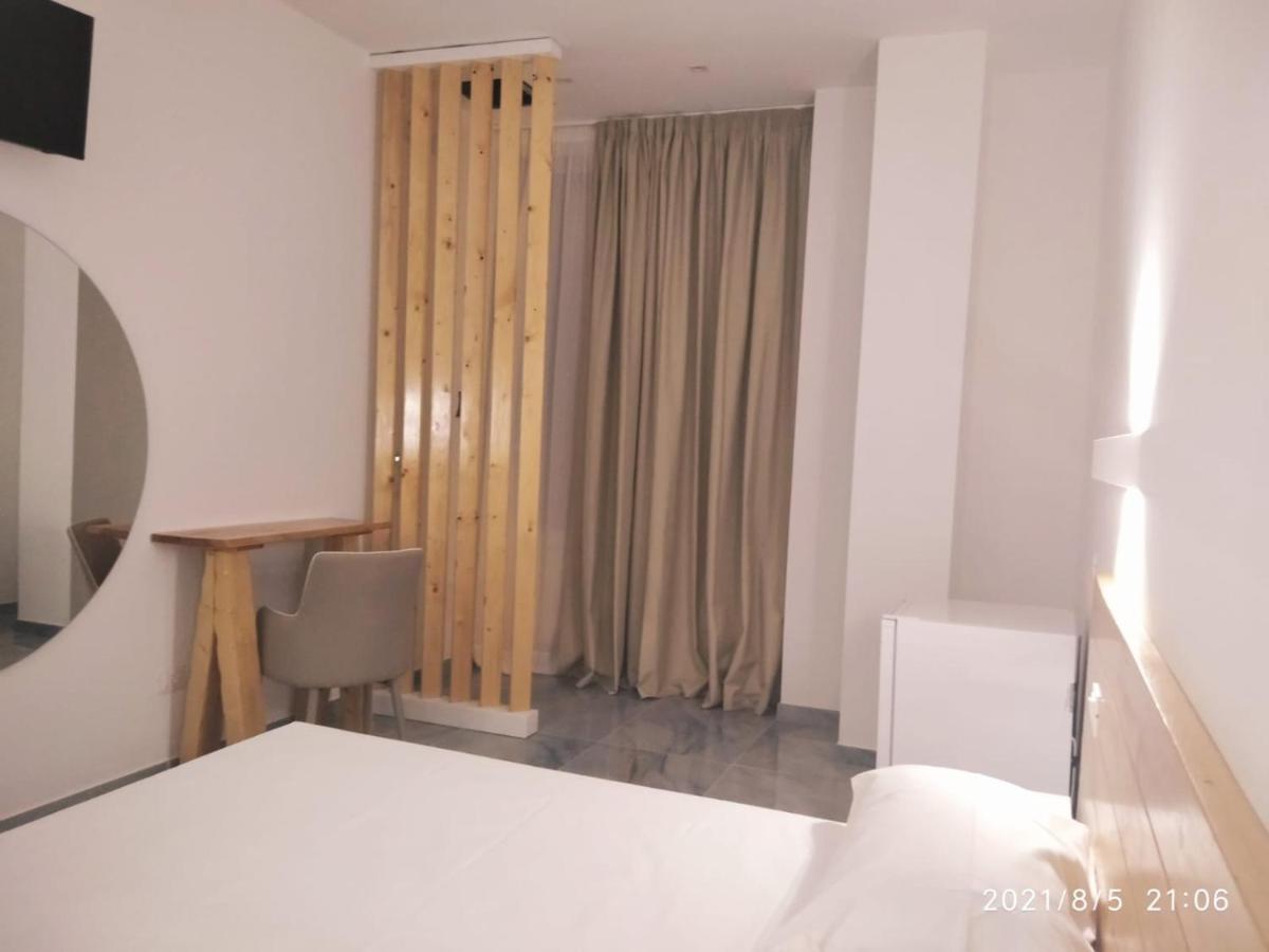 Jonium Hotel - Amazing Sea View And Swimming Pool بولسانو المظهر الخارجي الصورة
