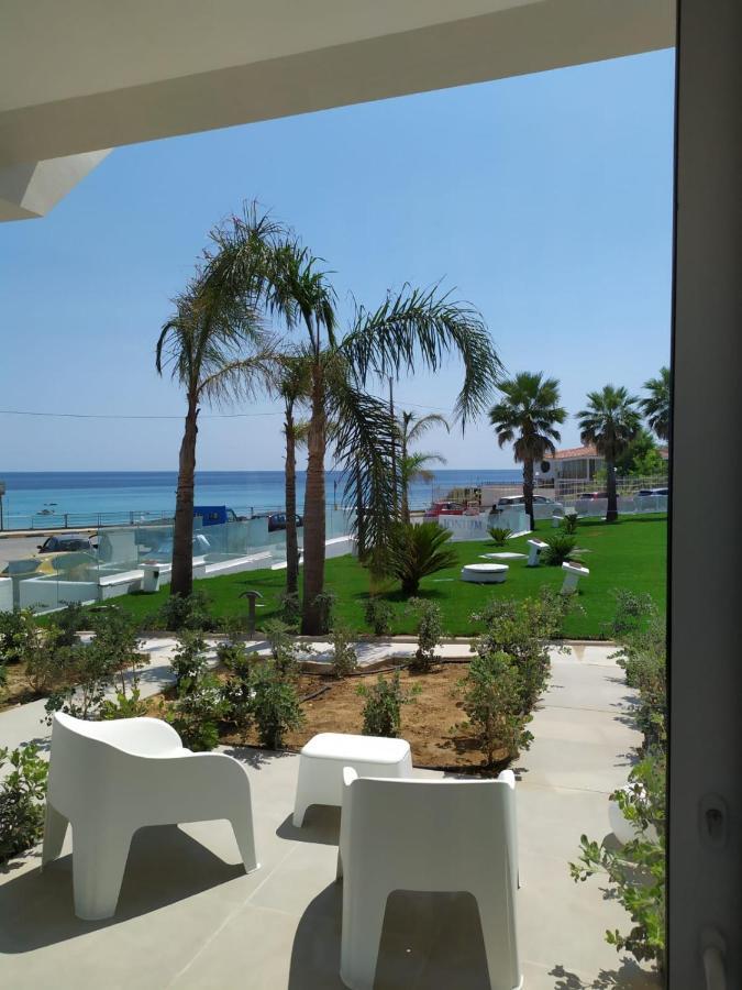 Jonium Hotel - Amazing Sea View And Swimming Pool بولسانو المظهر الخارجي الصورة