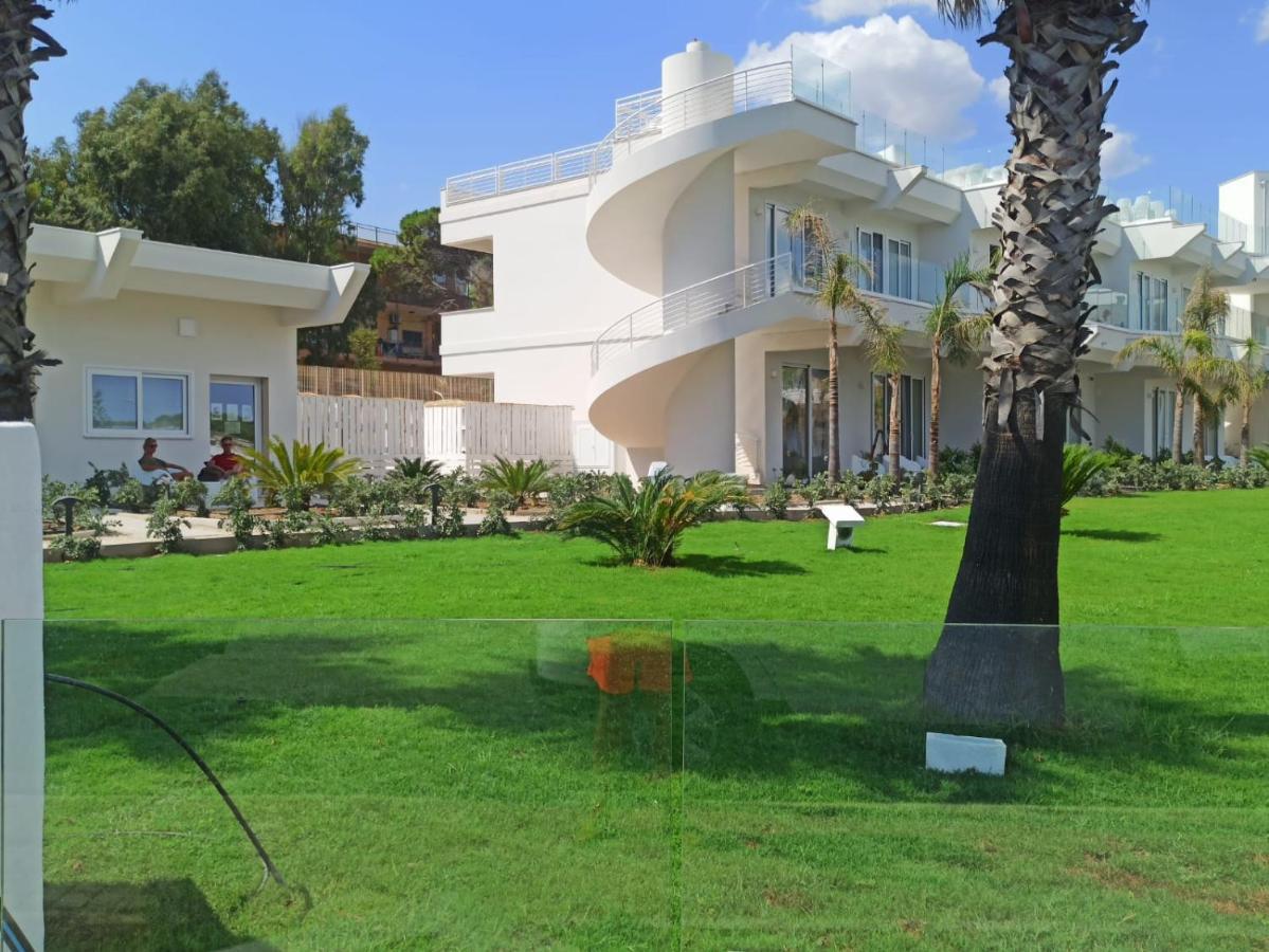 Jonium Hotel - Amazing Sea View And Swimming Pool بولسانو المظهر الخارجي الصورة