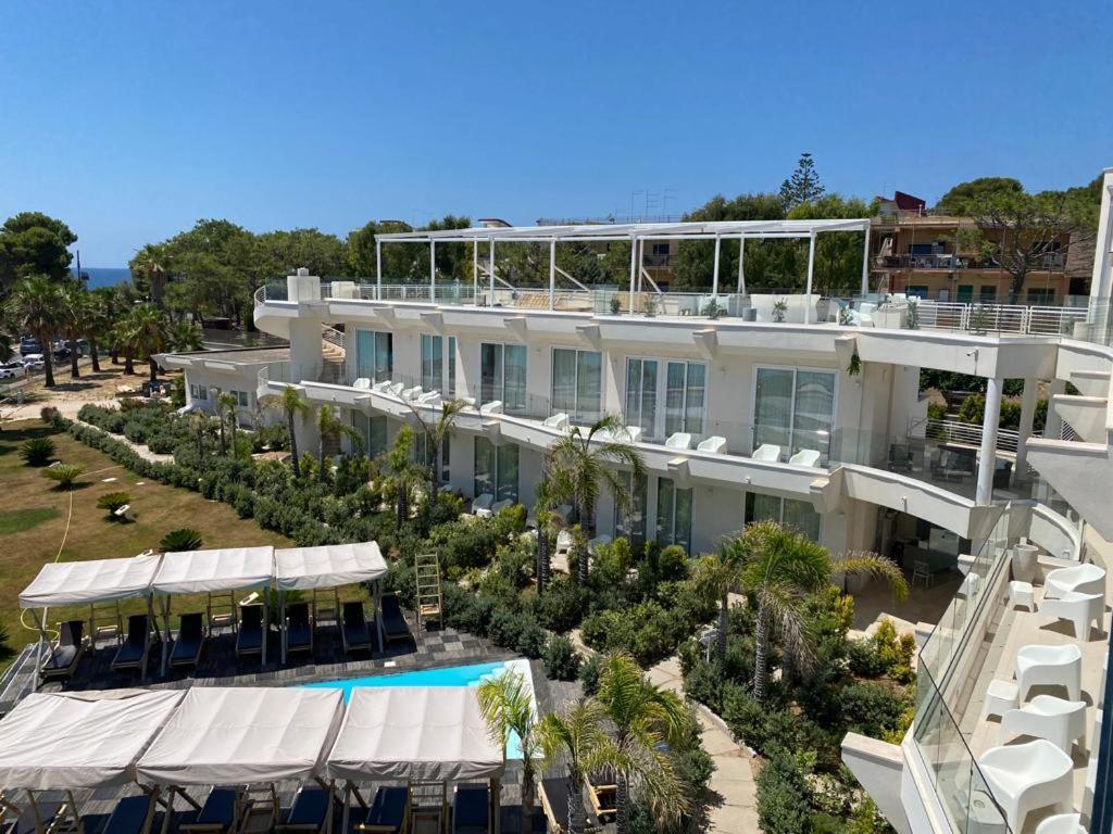 Jonium Hotel - Amazing Sea View And Swimming Pool بولسانو المظهر الخارجي الصورة