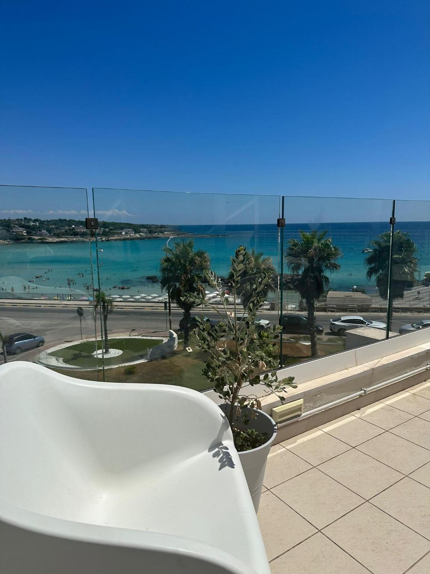 Jonium Hotel - Amazing Sea View And Swimming Pool بولسانو المظهر الخارجي الصورة